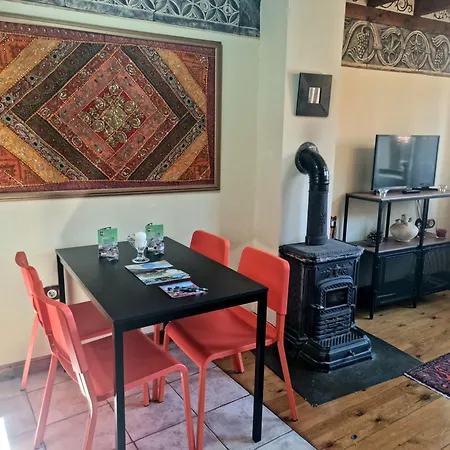 La Casa De Chimeneas * Tudes