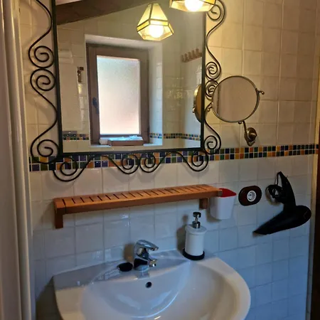 La Casa De Chimeneas Tudes