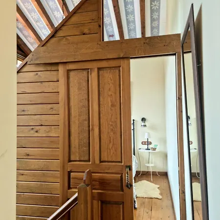 La Casa De Chimeneas Tudes