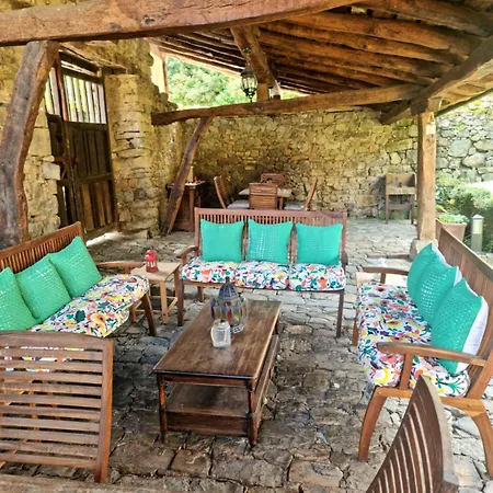 La Casa De Chimeneas * Tudes