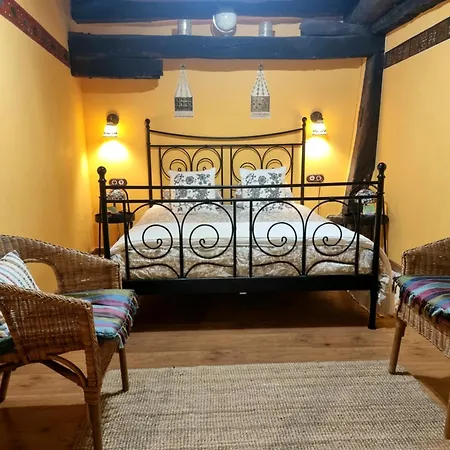 La Casa De Chimeneas Tudes