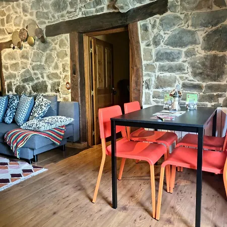 La Casa De Chimeneas Appartement Tudes