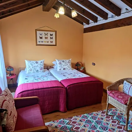 La Casa De Chimeneas Tudes