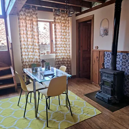 La Casa De Chimeneas *