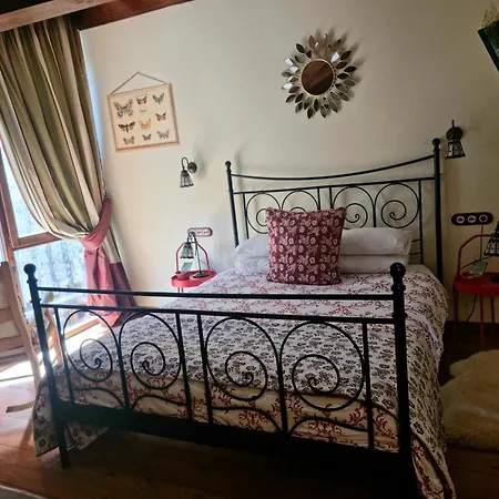 La Casa De Chimeneas * Tudes