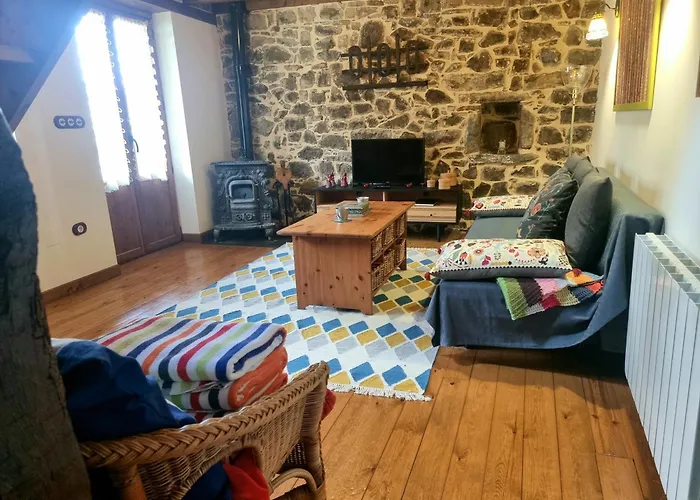 La Casa De Chimeneas Apartment Tudes