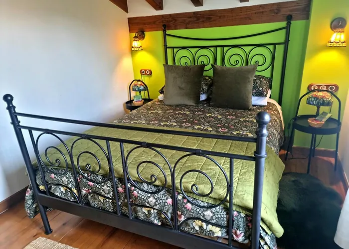 La Casa De Chimeneas Apartment Tudes