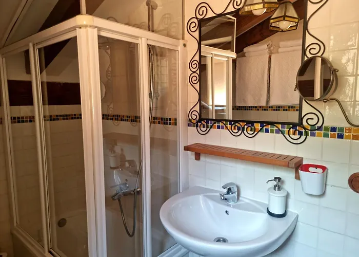 La Casa De Chimeneas Tudes