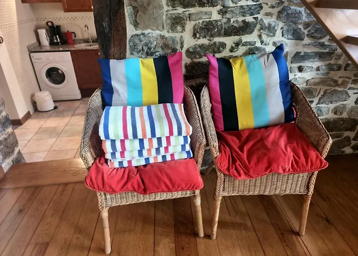 La Casa De Chimeneas Apartment Tudes