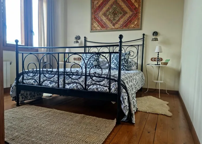 La Casa De Chimeneas Apartment Tudes