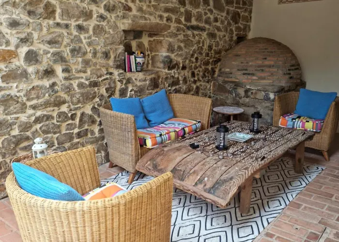 La Casa De Chimeneas Tudes