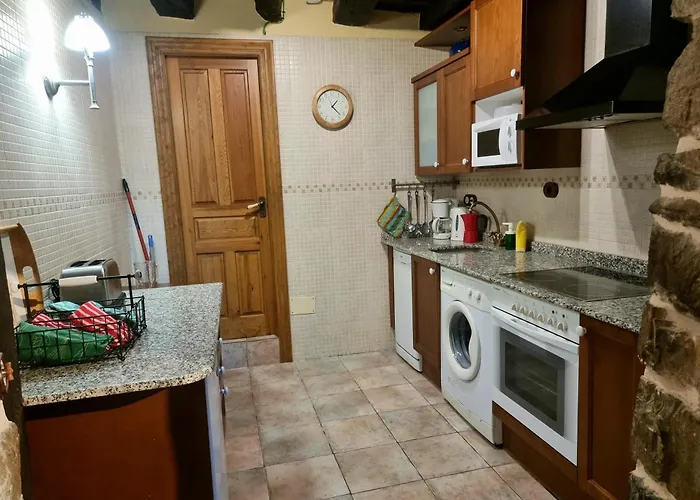 La Casa De Chimeneas Apartment Tudes