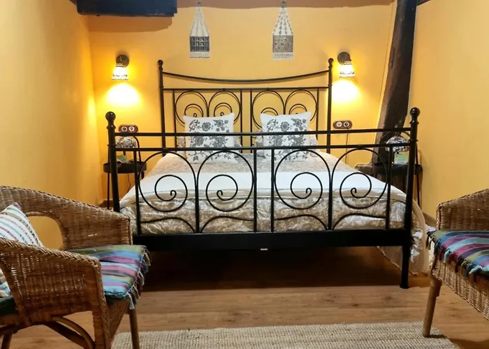 La Casa De Chimeneas Tudes