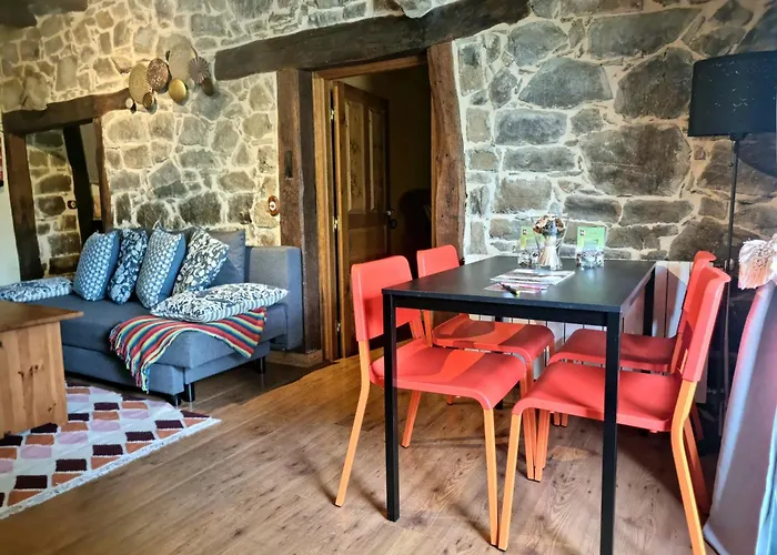 La Casa De Chimeneas Apartment Tudes