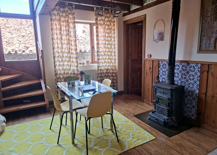 La Casa De Chimeneas *